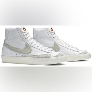 Blazer Mid 77 'Light Bone'